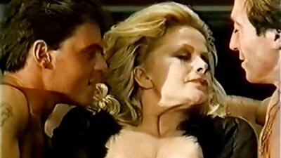 إميلي الحق يحصل مارس الجنس بشكل فيلم جنس عربي صحيح في غرفة المعيشة